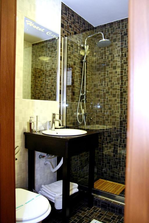 Hotel City トゥルチャ 部屋 写真