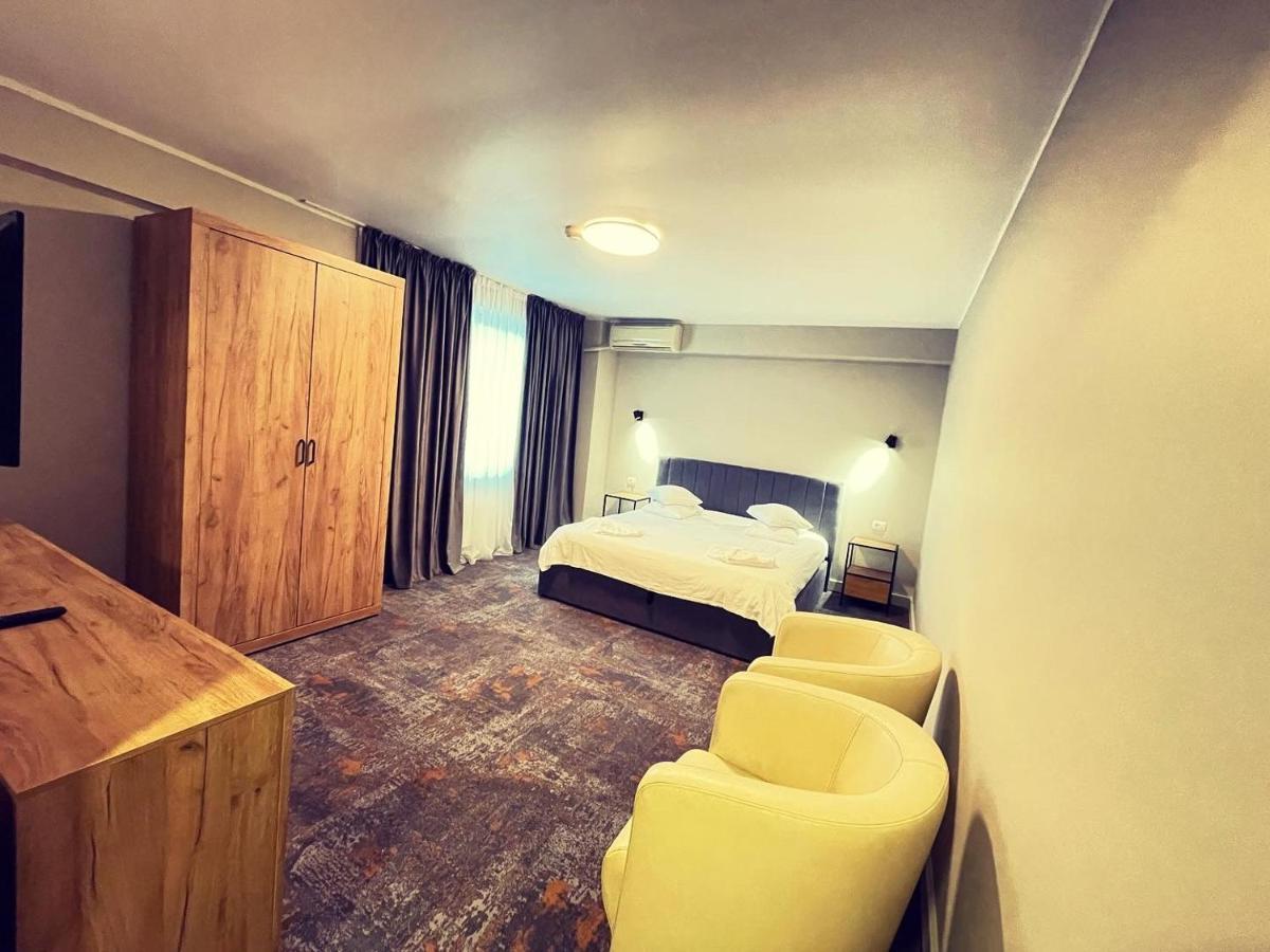 Hotel City トゥルチャ エクステリア 写真