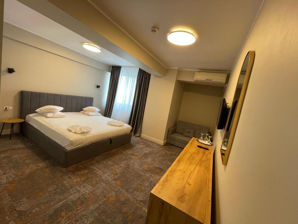 Hotel City トゥルチャ エクステリア 写真