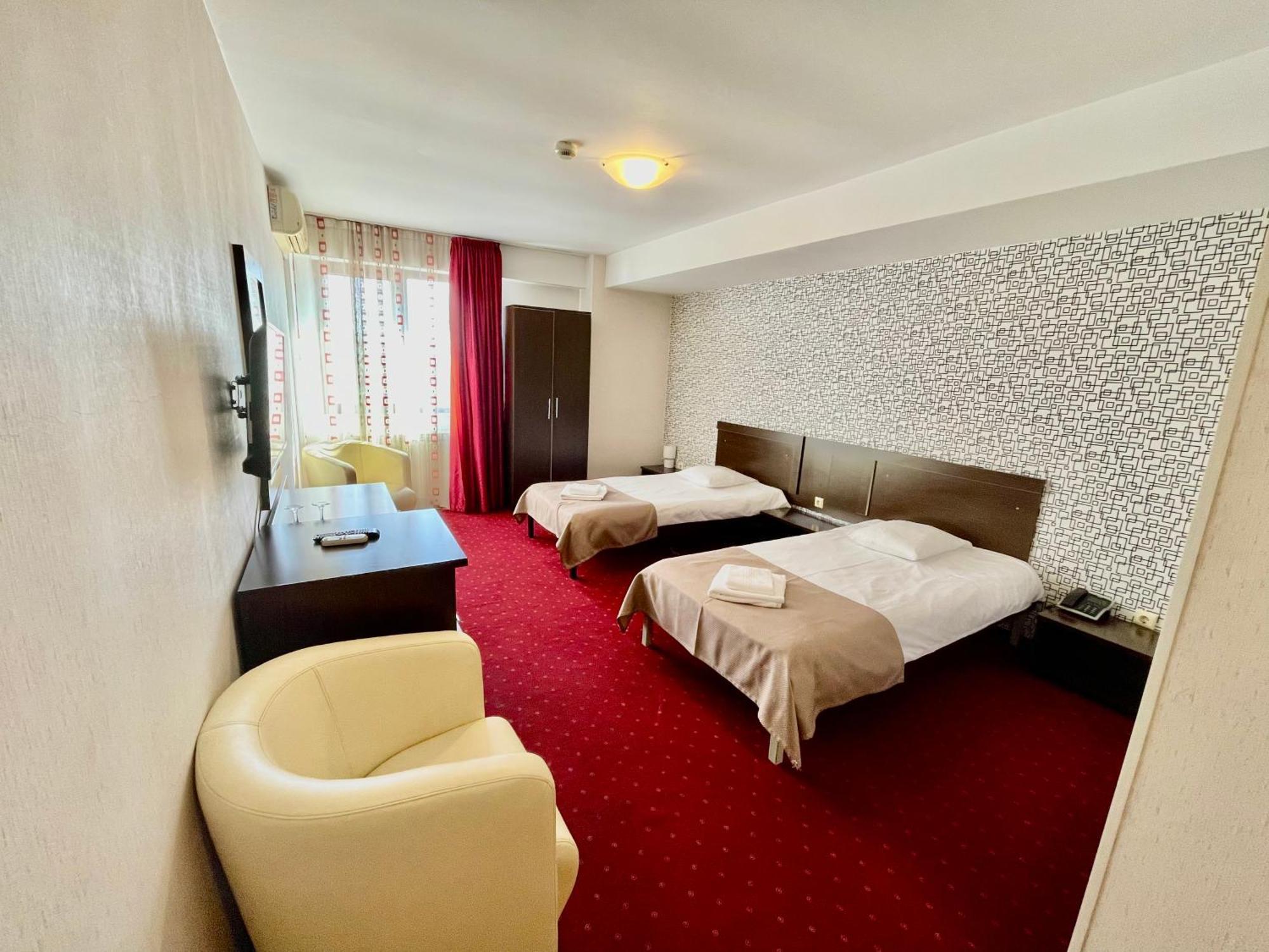 Hotel City トゥルチャ エクステリア 写真