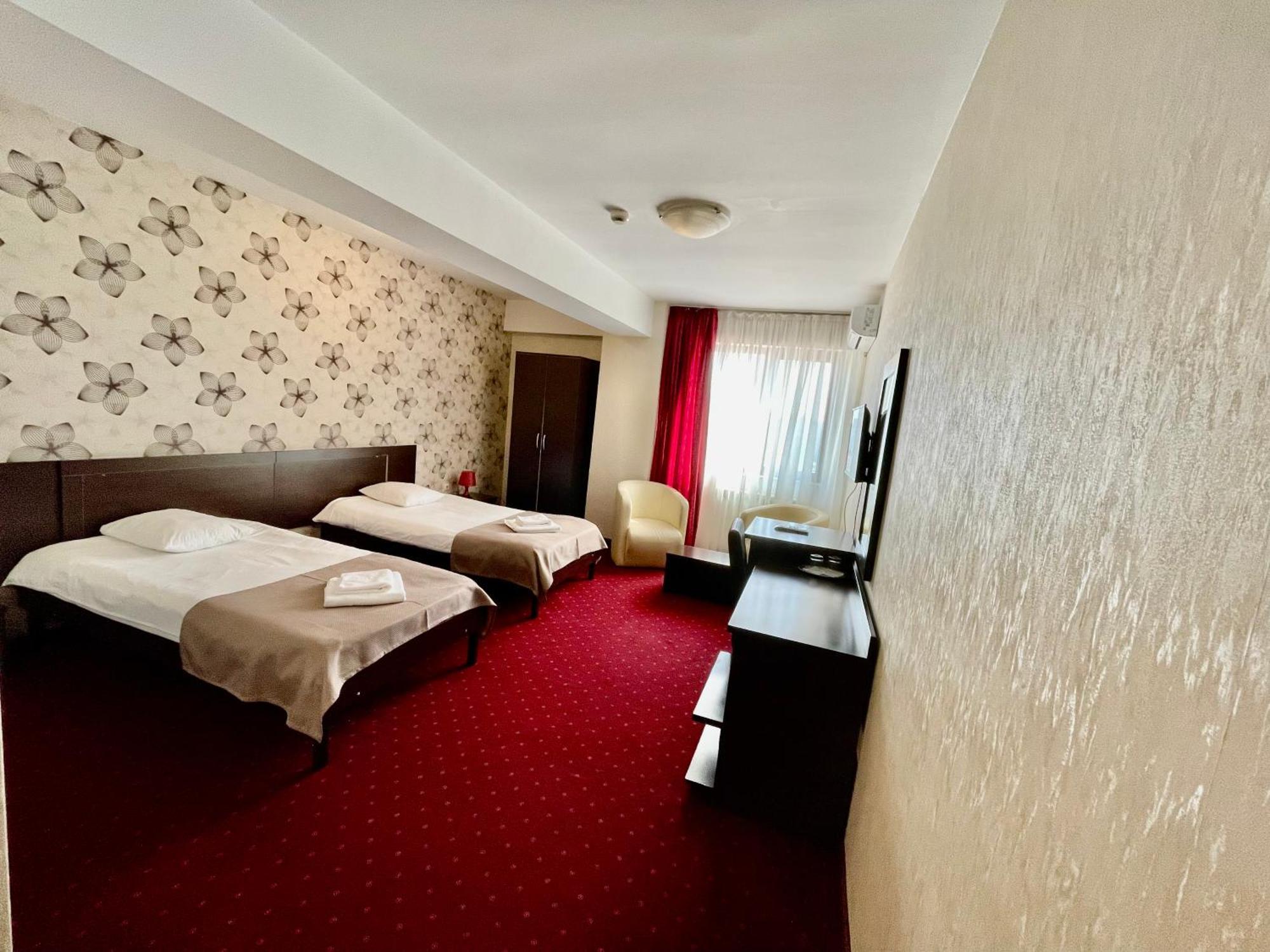Hotel City トゥルチャ エクステリア 写真