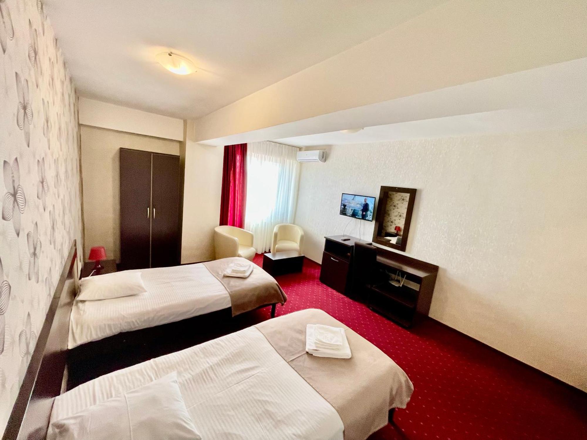 Hotel City トゥルチャ エクステリア 写真