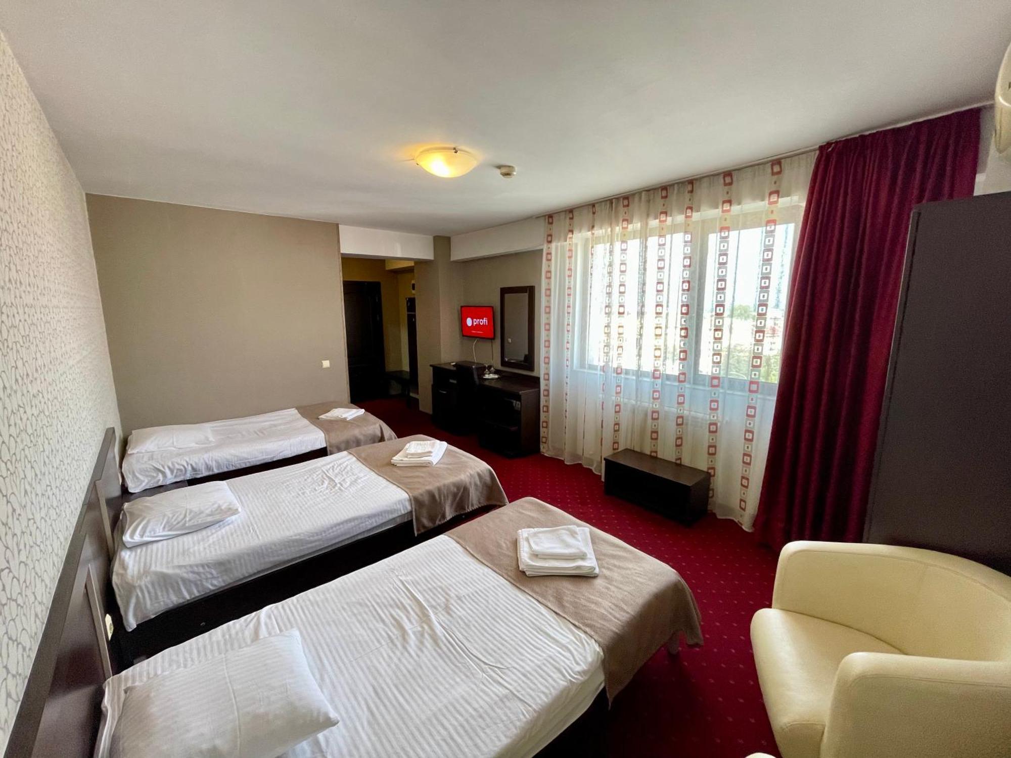 Hotel City トゥルチャ エクステリア 写真