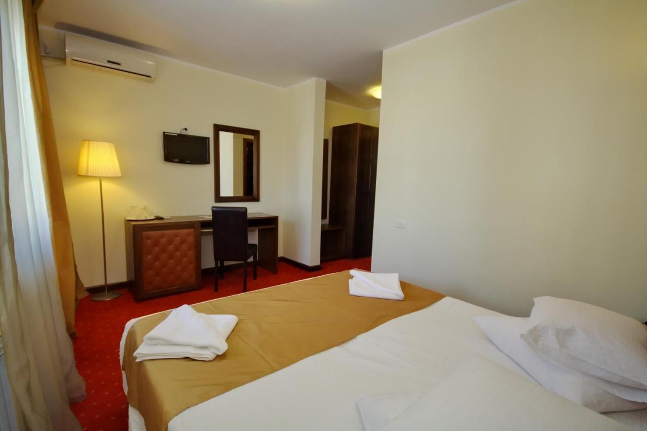 Hotel City トゥルチャ 部屋 写真